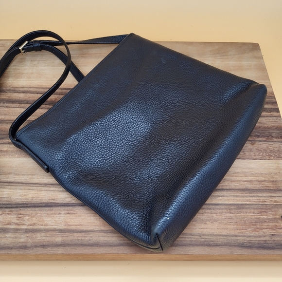 Kate Spade Black Leather Crossbody Bag with Tassel, Gold Trim & Adjustable Strap - Picture 4 of 7